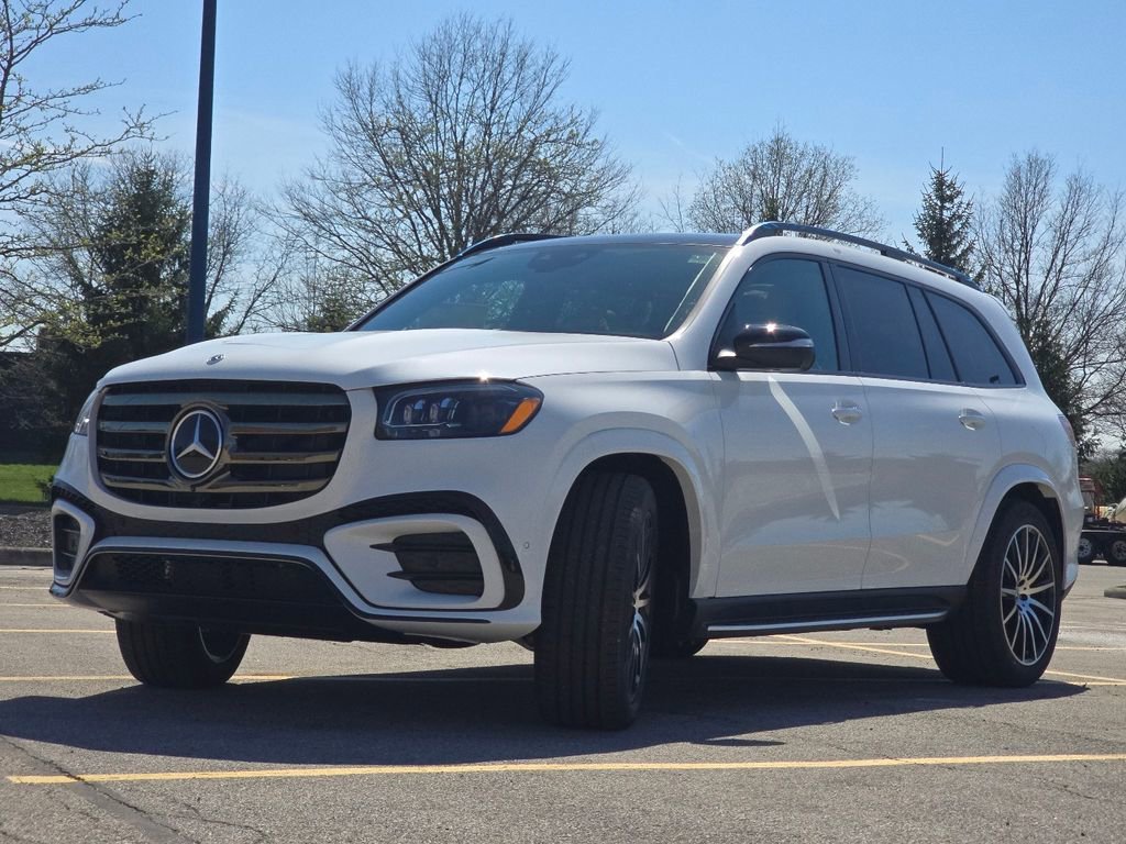 New 2026 MANUFAKTUR Moonlight White Metallic Mercedes-Benz GLS 580 image 53