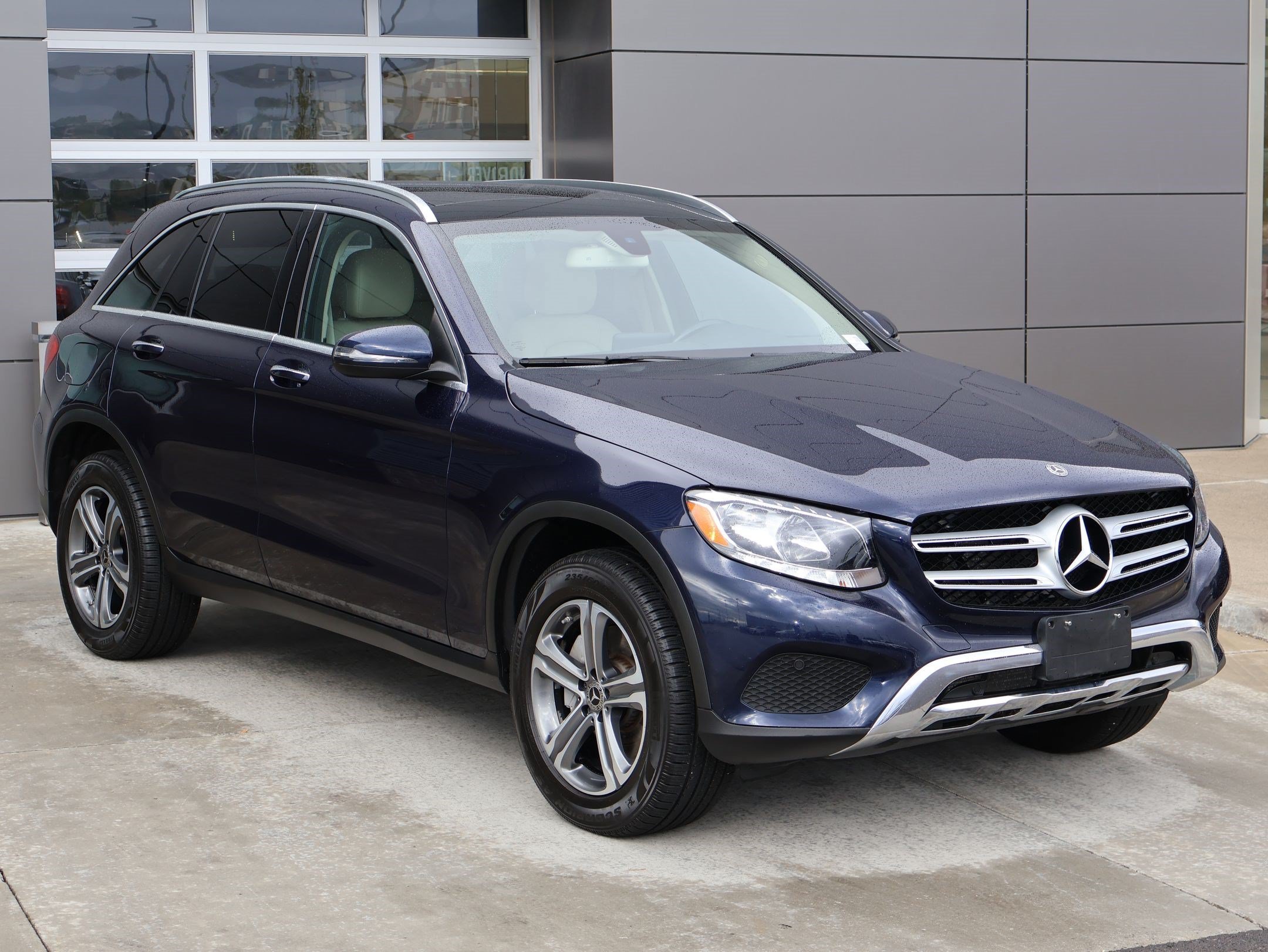 Used 2019 Blue Mercedes-Benz GLC 300 image 3
