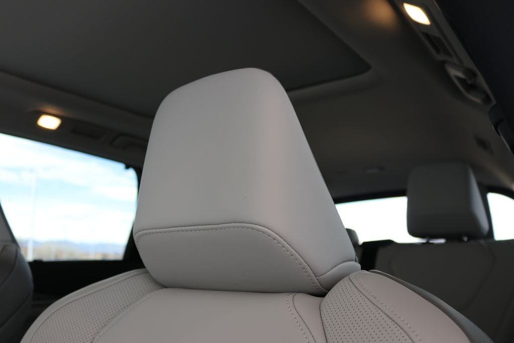 New 2026 MOONBOW BLUE INFINITI Luxe AWD image 24