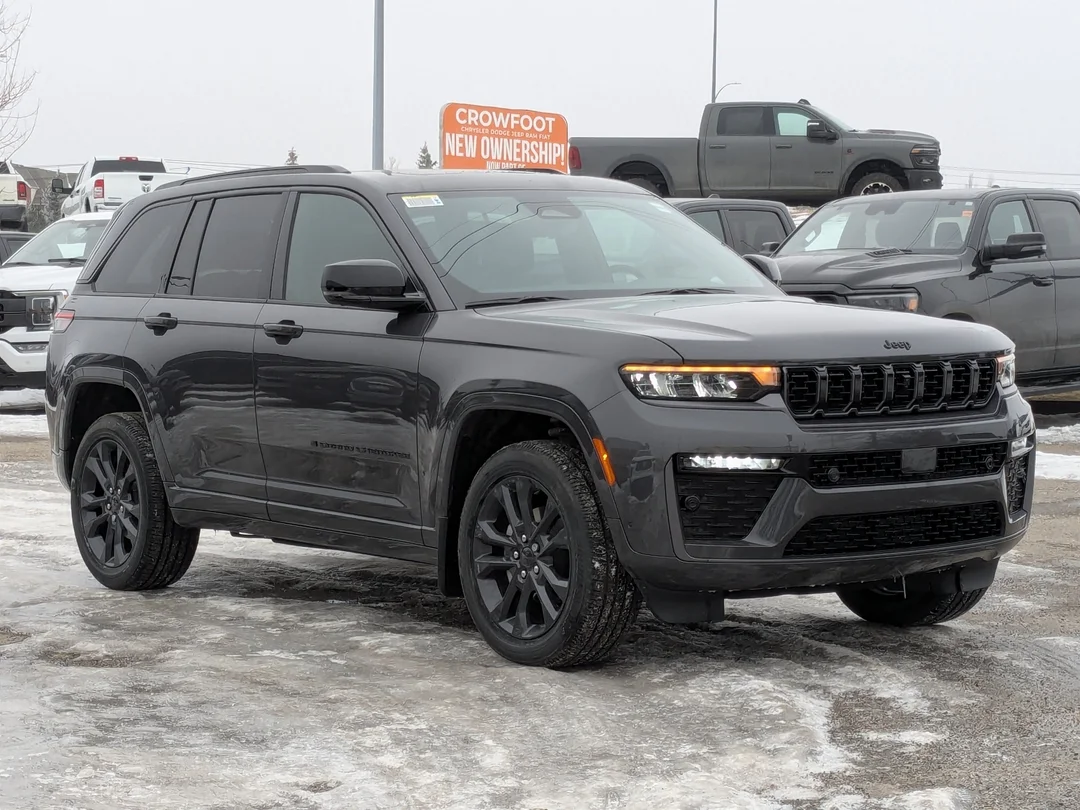 New 2026 Grey Jeep Limited Reserve - - 4x4 - Pano Sunroof - Nappa Lthr - Vent Seats - Tow Pkg - Remote Start & More! image 2