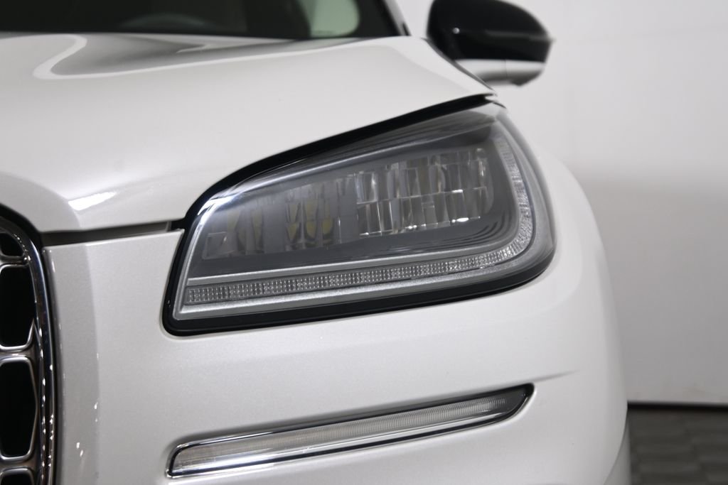 Used 2024 White Lincoln Premiere image 11