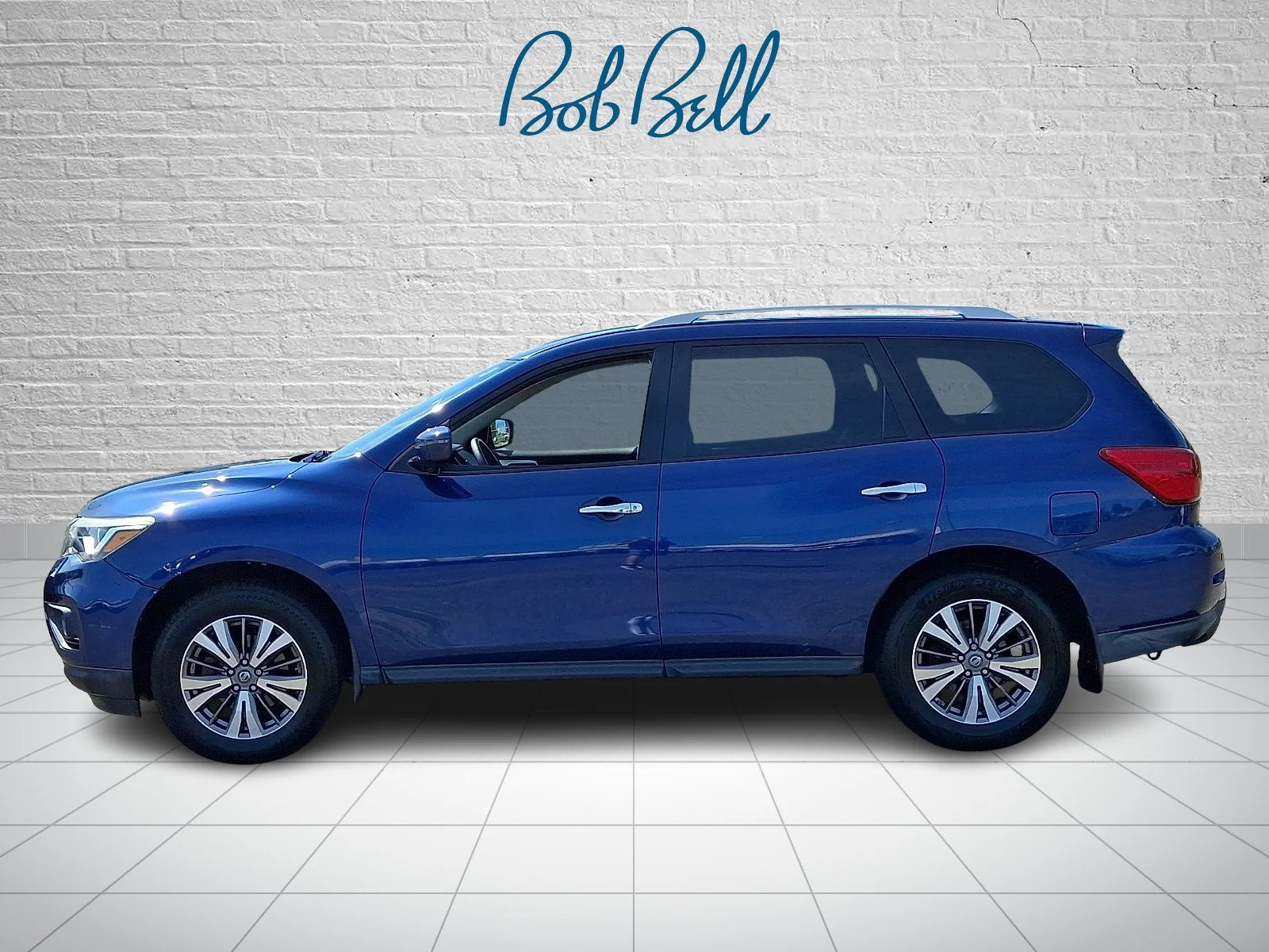 Used 2017 Blue Nissan SV image 5