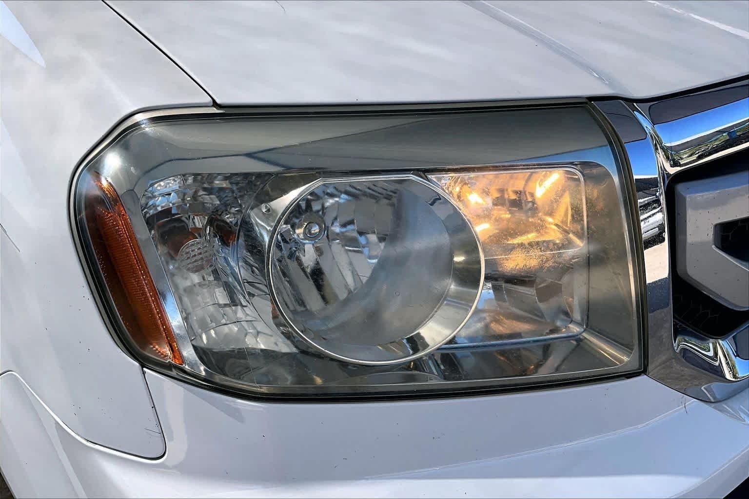 Used 2011 Taffeta White Honda EX-L image 26