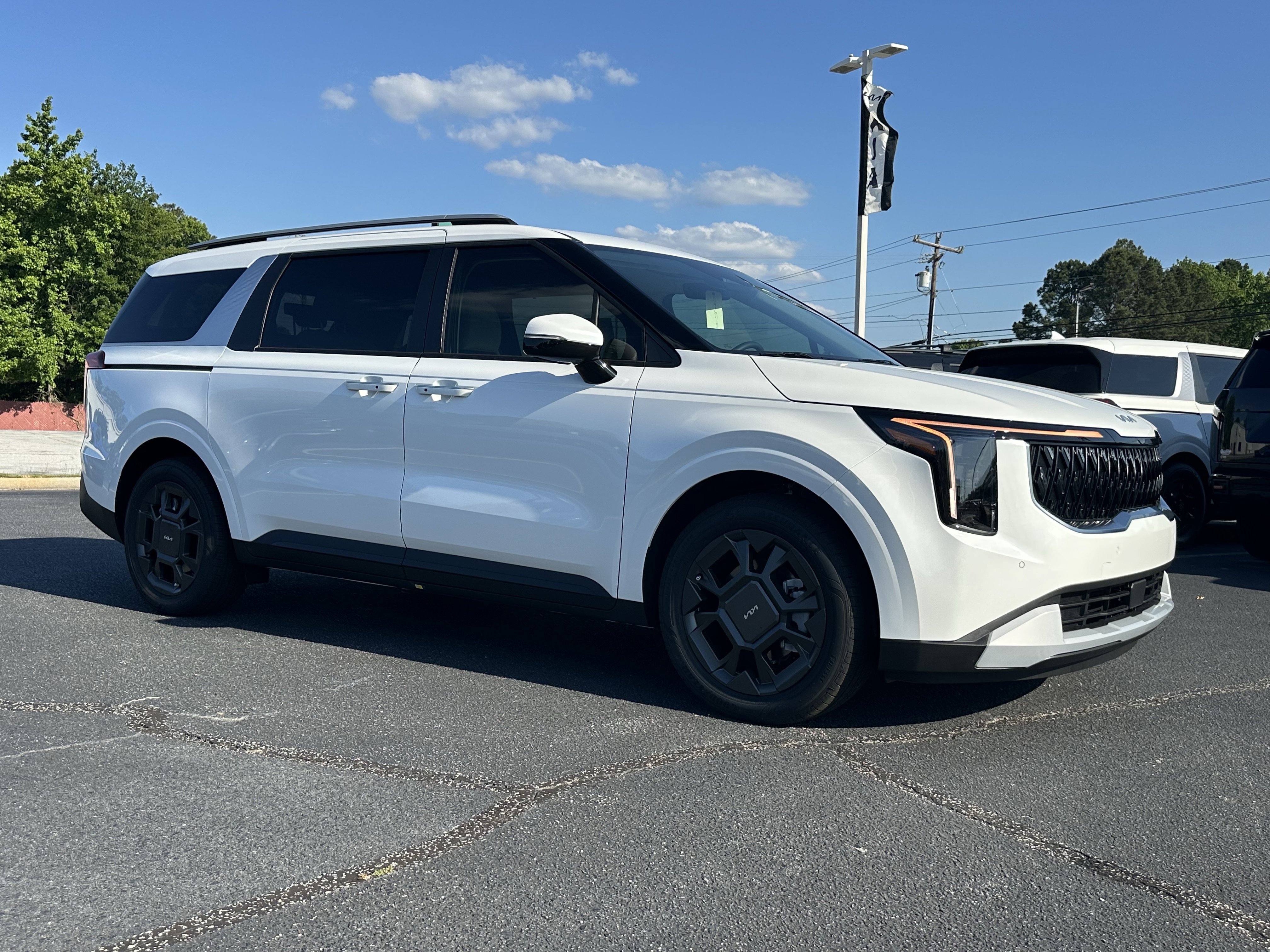 New 2026 Snow White Pearl Kia EX image 2