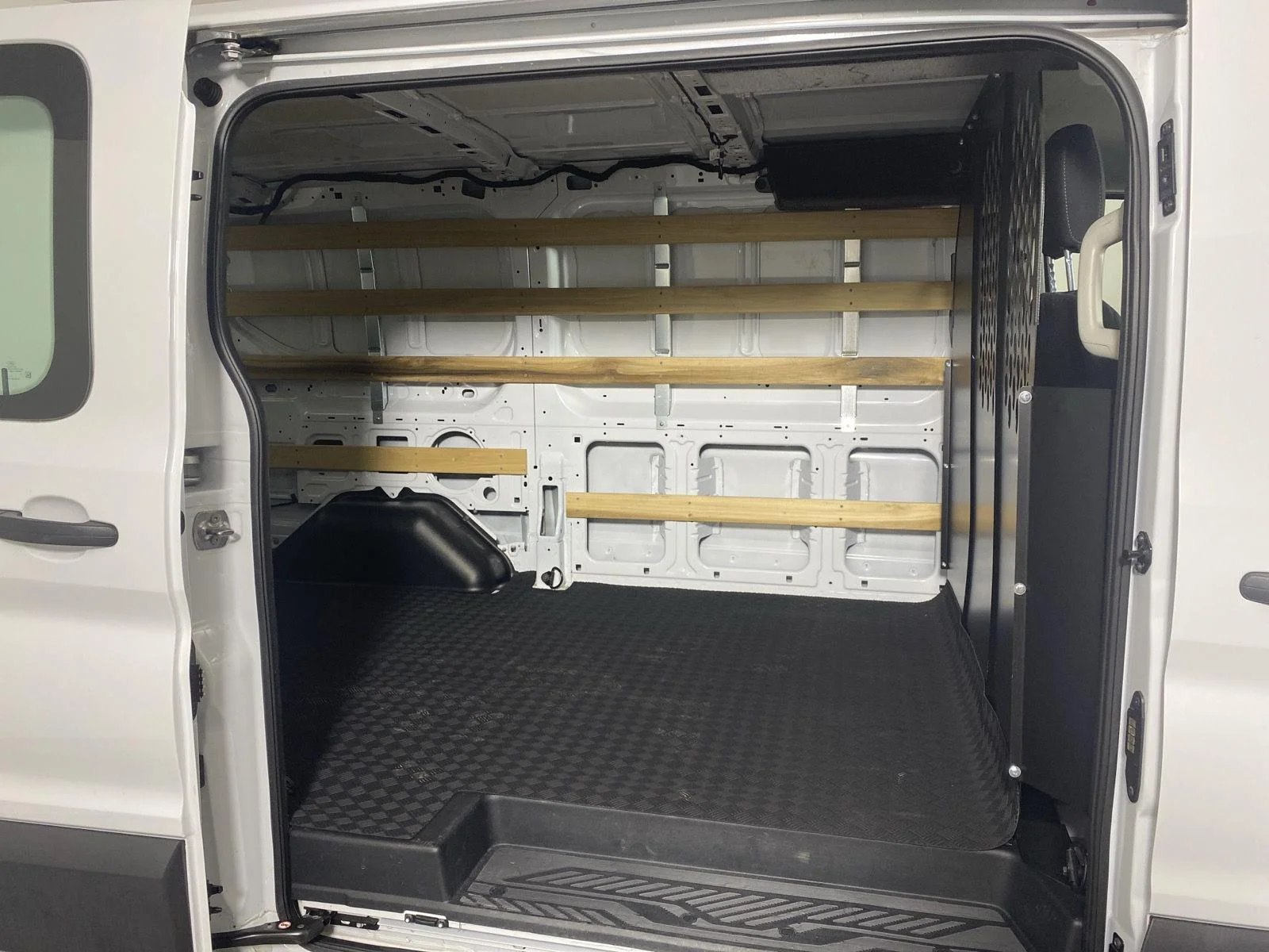 Used 2025 Oxford White Ford Base image 3