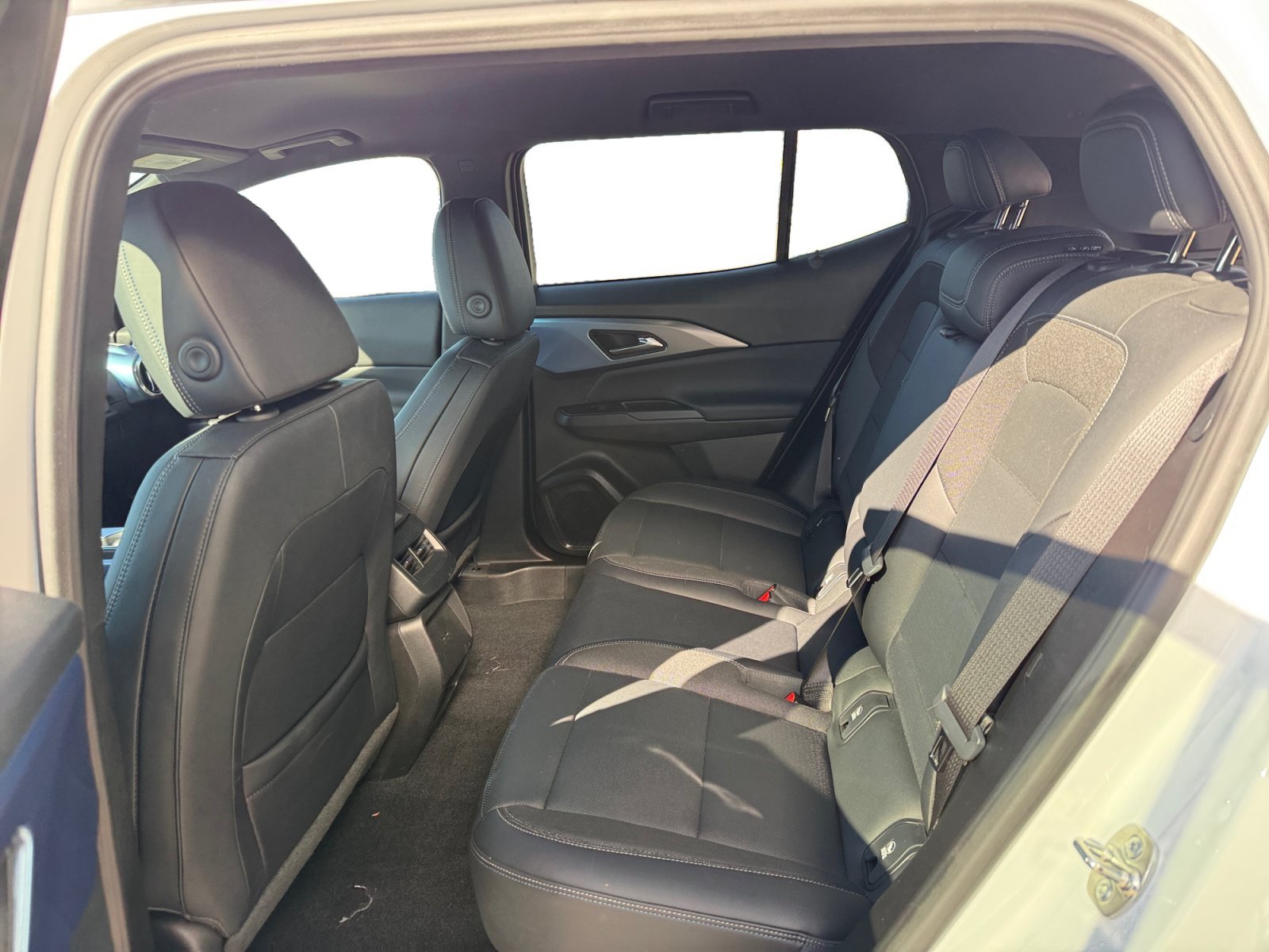 Used 2024 Summit White Chevrolet LT image 16