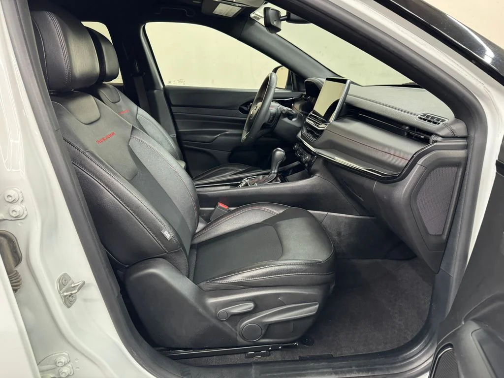 Used 2024 White Jeep Trailhawk image 27
