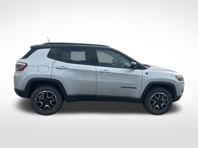 Used 2025 Silver Jeep Trailhawk image 6