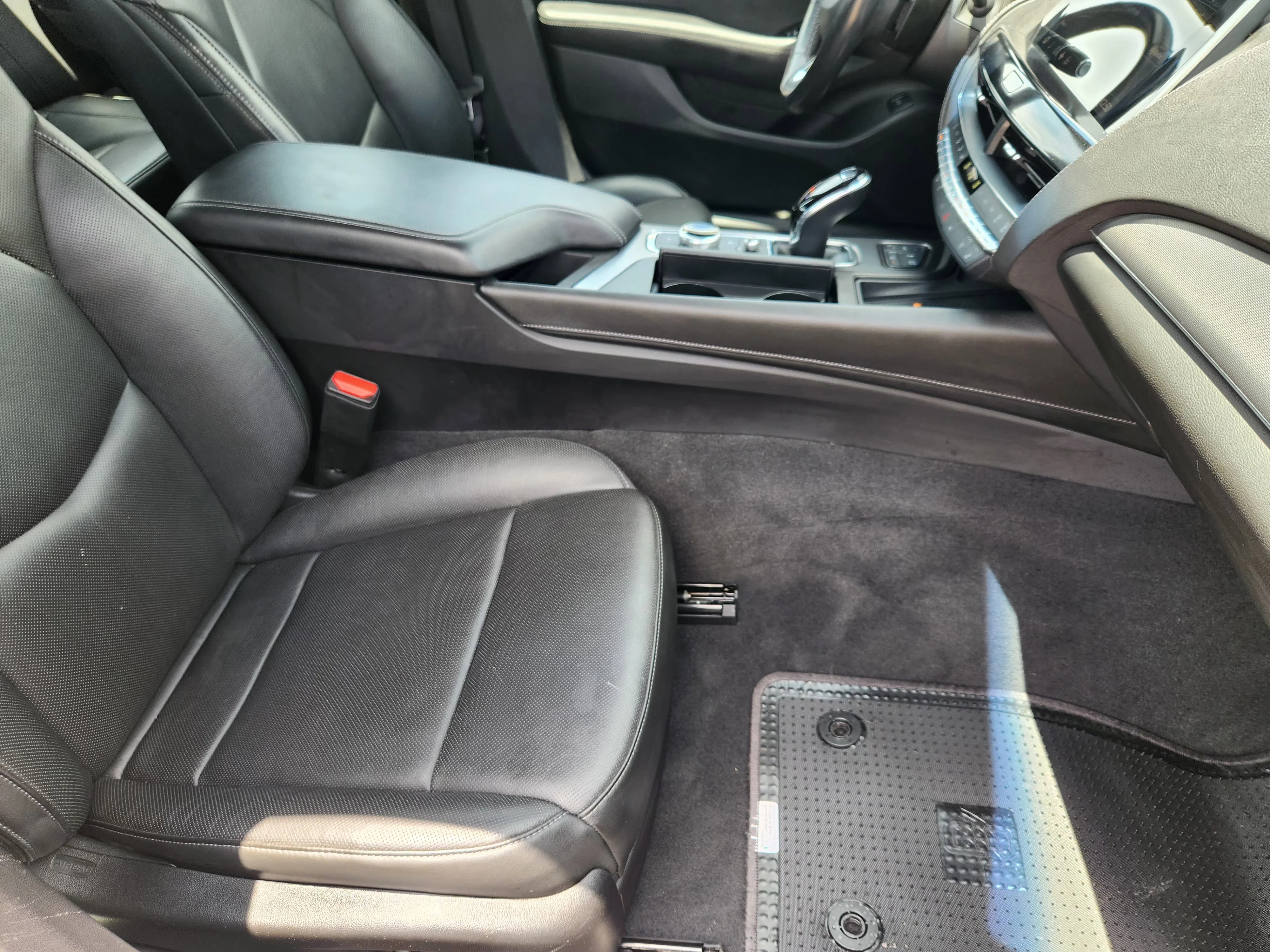 Used 2024 Argent Silver Metallic Cadillac Premium Luxury image 16