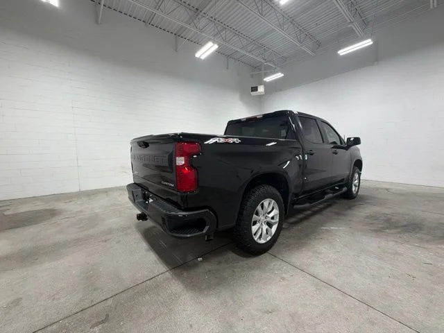 Used 2025 Black Chevrolet Custom image 7