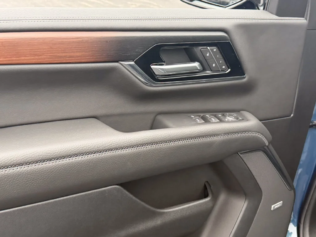 2026 GMC Yukon Denali - Photo 27