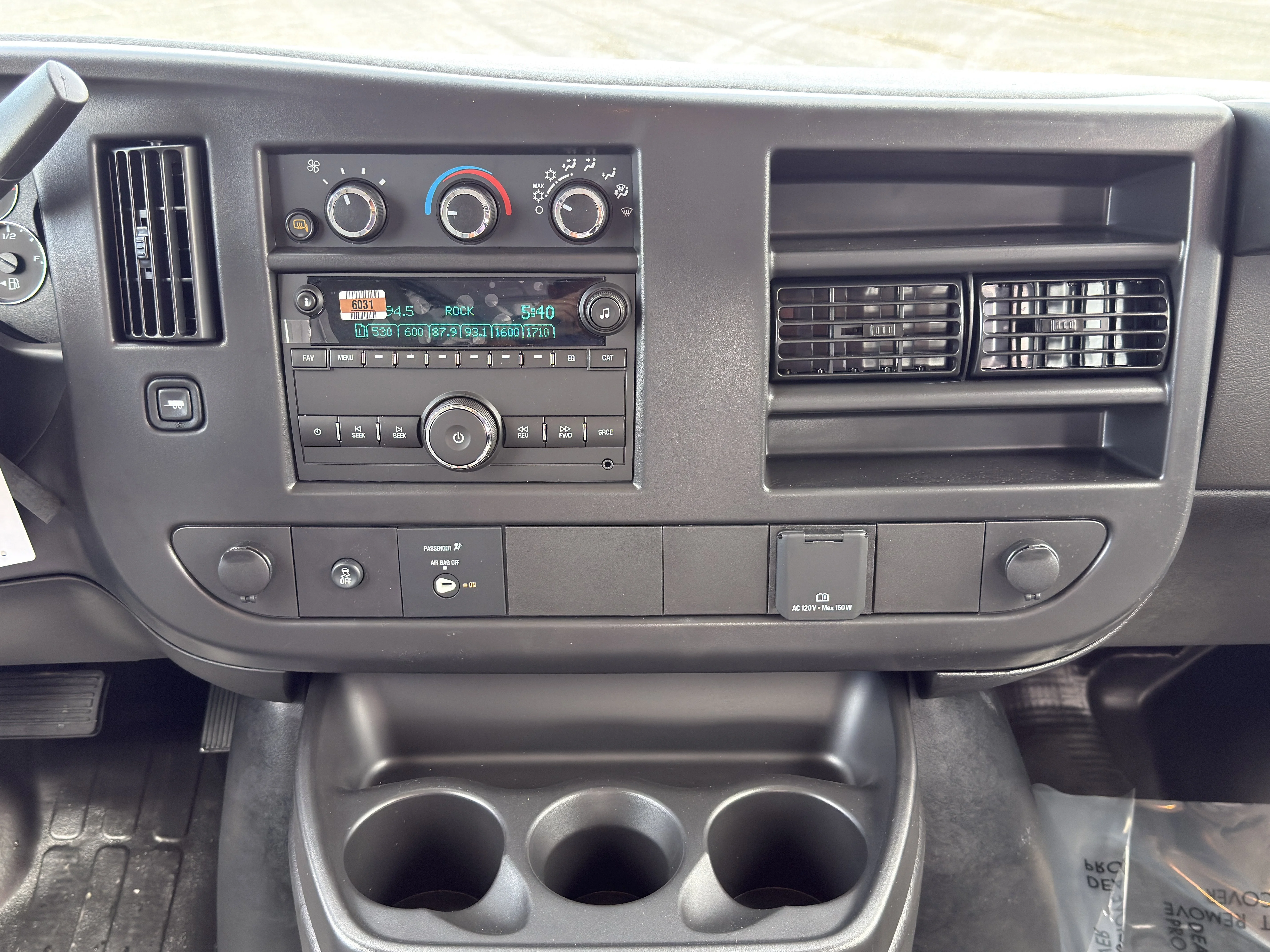 2026 GMC Savana Cargo Work Van - Photo 22