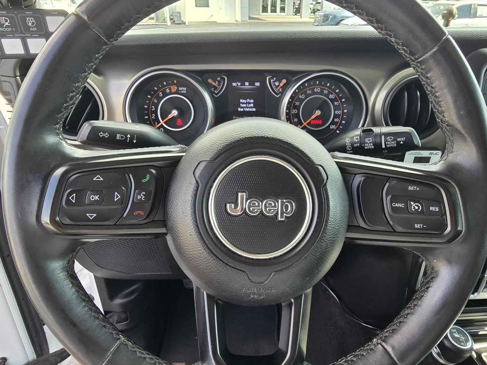 Used 2018 Bright White Clearcoat Jeep Sport S image 12