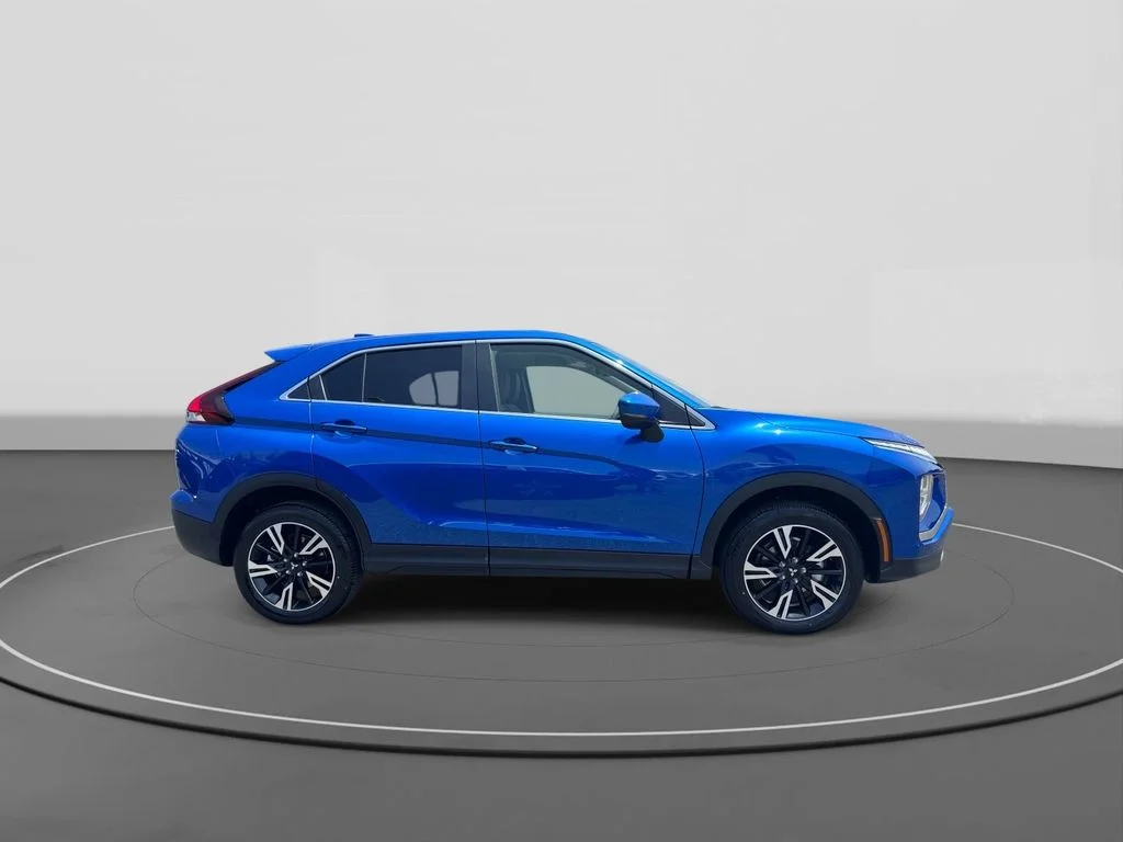 New 2026 Blue Mitsubishi SE 1.5T S-AWC image 4
