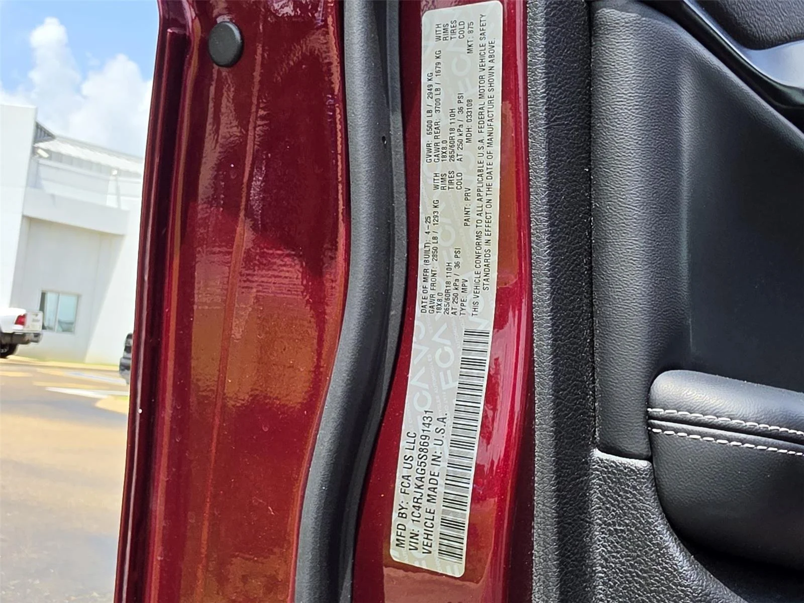 Used 2025 Velvet Red Pearlcoat Jeep Altitude X image 39