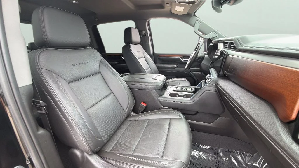 Used 2024 Onyx Black GMC Denali image 37