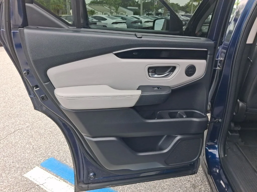Used 2023 Blue Honda EX-L image 26