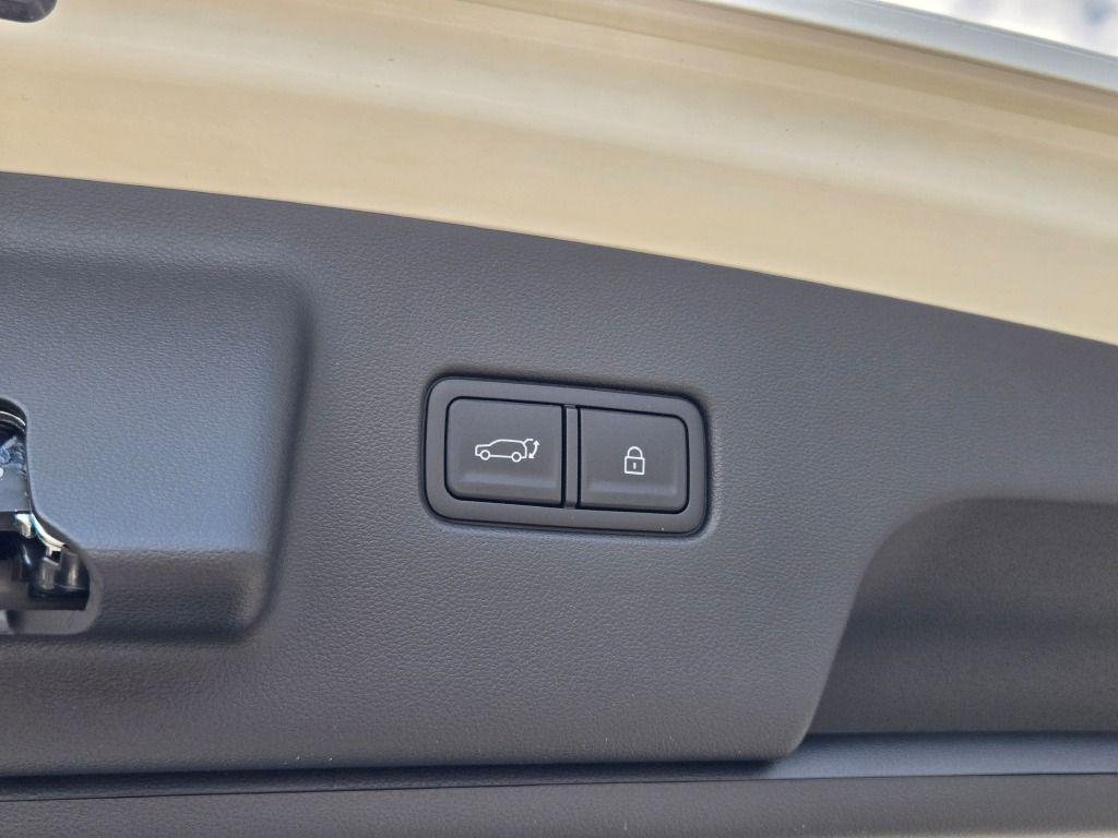New 2026 White Pearl Hyundai SEL Premium 7P image 15
