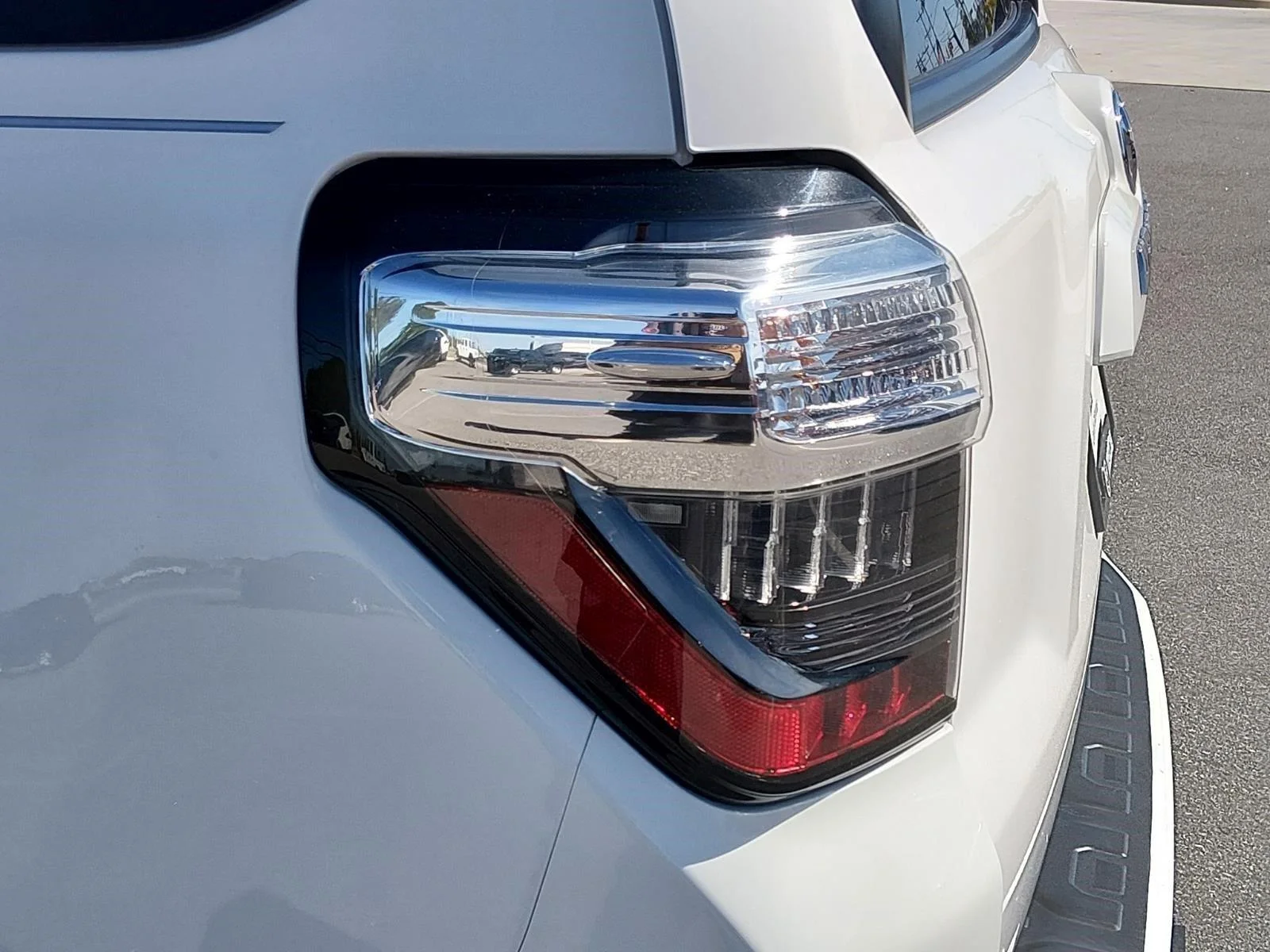 Used 2019 Super White Toyota SR5 Premium image 13