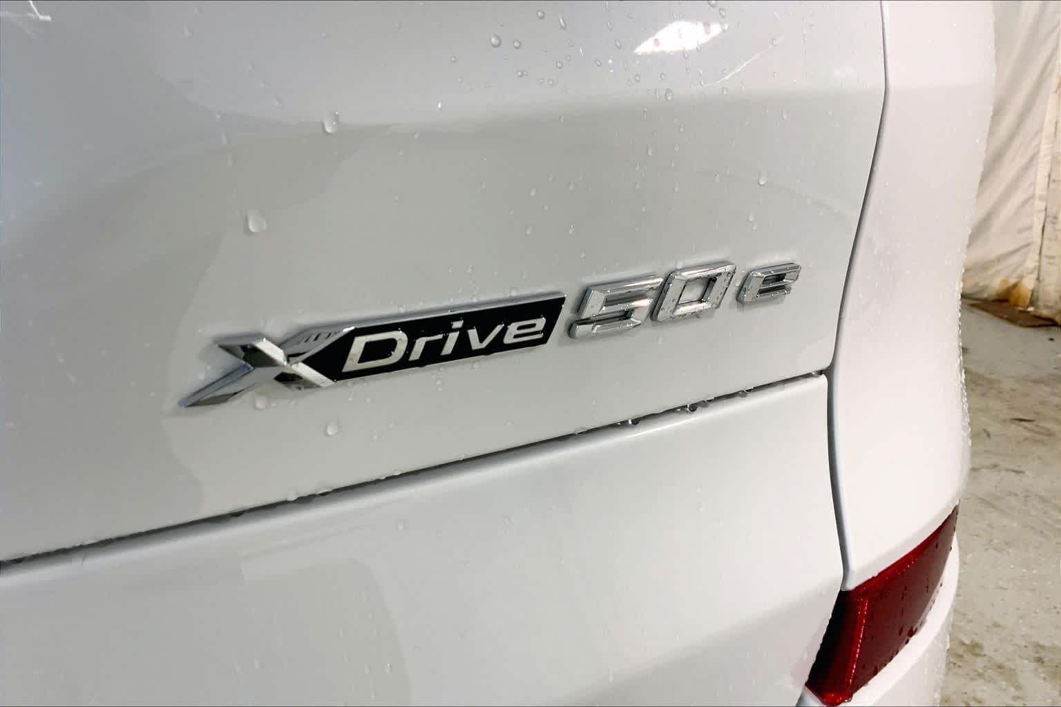 Used 2026 Mineral White Metallic BMW xDrive50e image 15