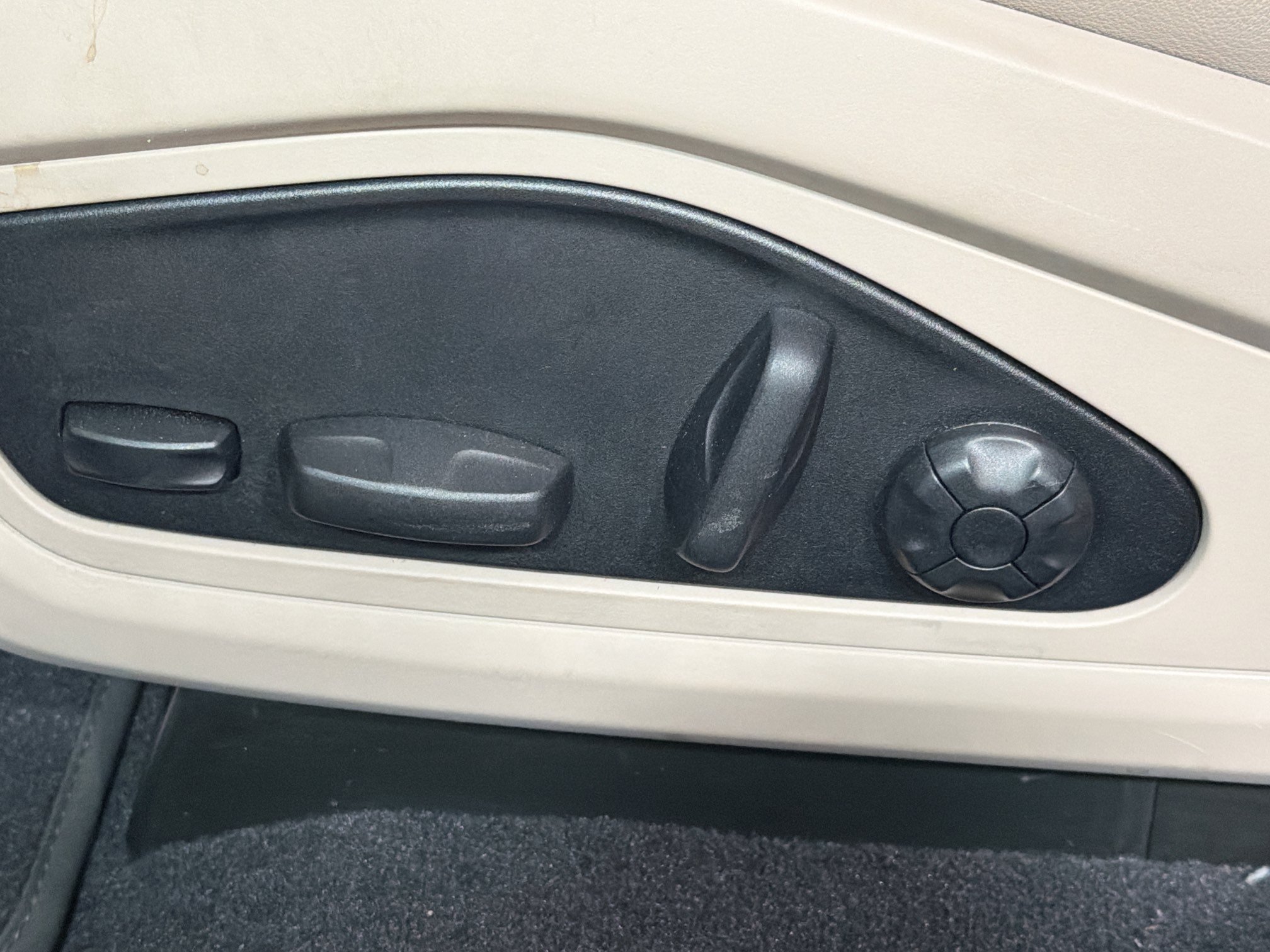 Certified Used 2023 White Porsche  image 24