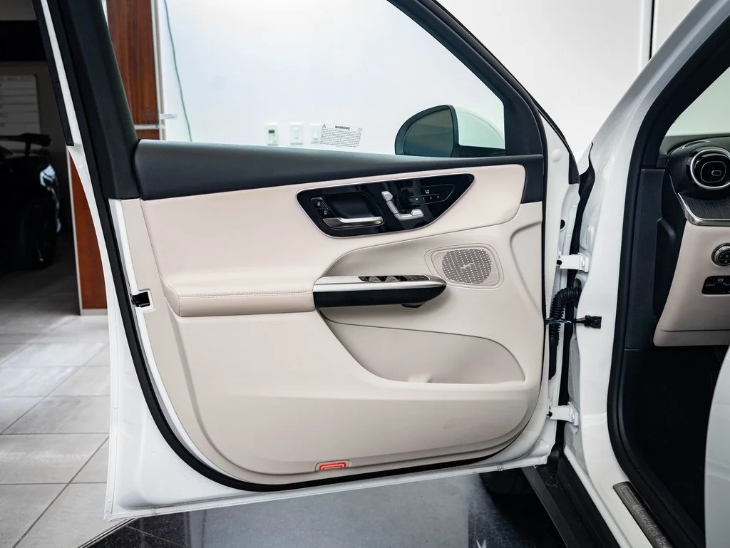 Used 2026 Polar White Mercedes-Benz GLC 300 image 23