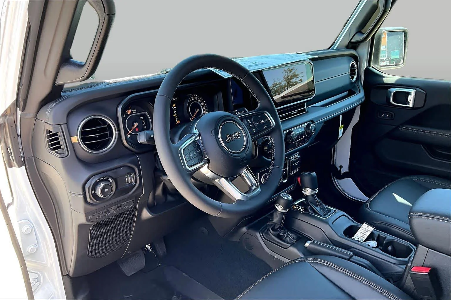 New 2027 Bright White Clear-Coat Paint Jeep Sahara image 9