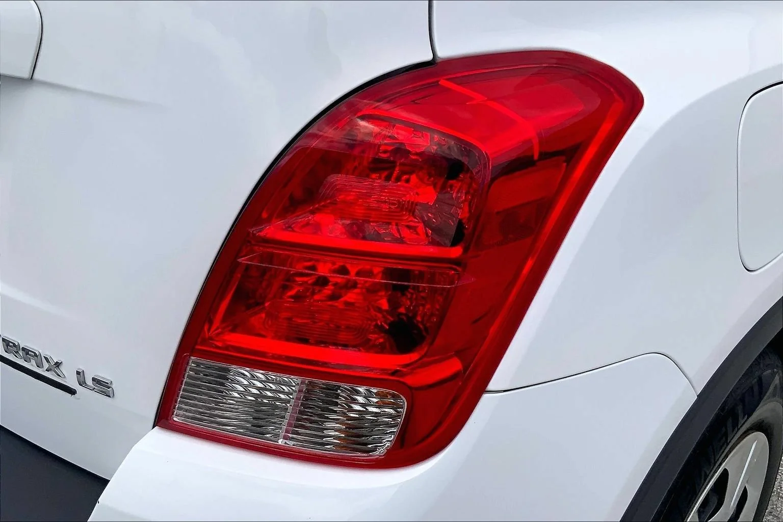 Used 2015 SUMMIT WHITE Chevrolet LS image 32