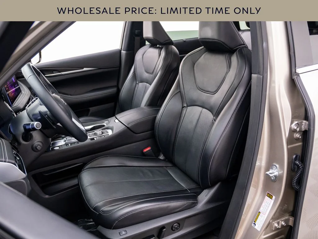 Used 2023 Silver INFINITI Sensory image 14