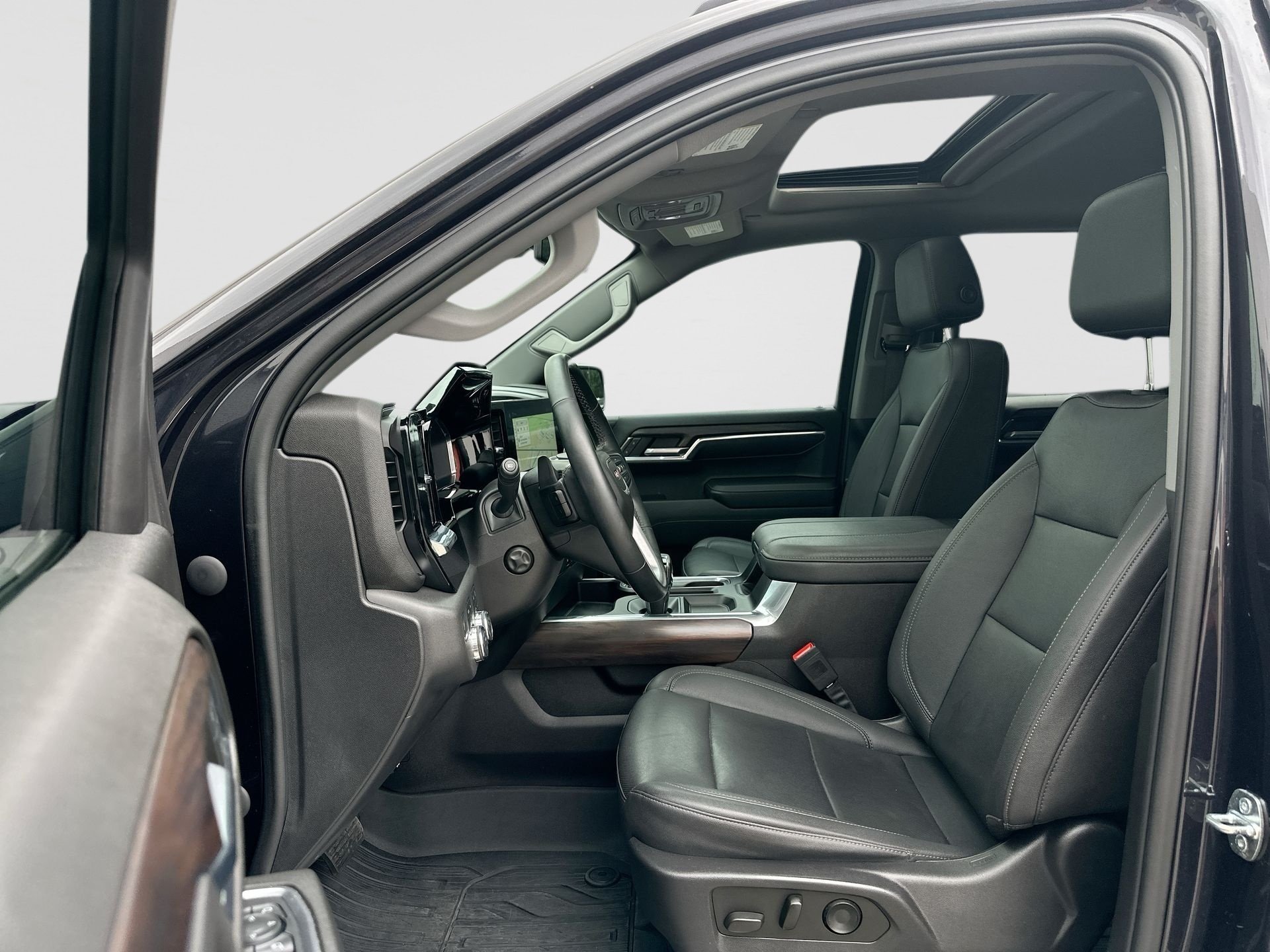 2023 GMC Sierra 1500 SLT - Photo 20