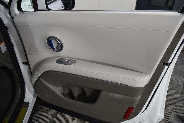New 2026 White Hyundai SEL 7P image 68