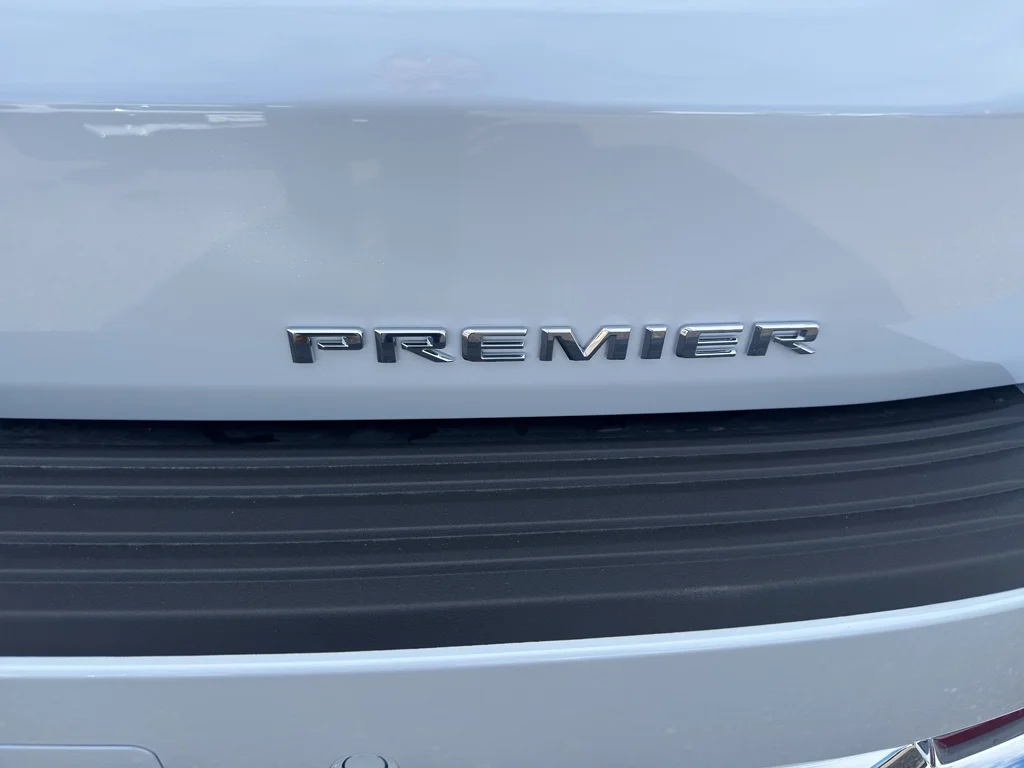 2026 Chevrolet Suburban Premier - Photo 8