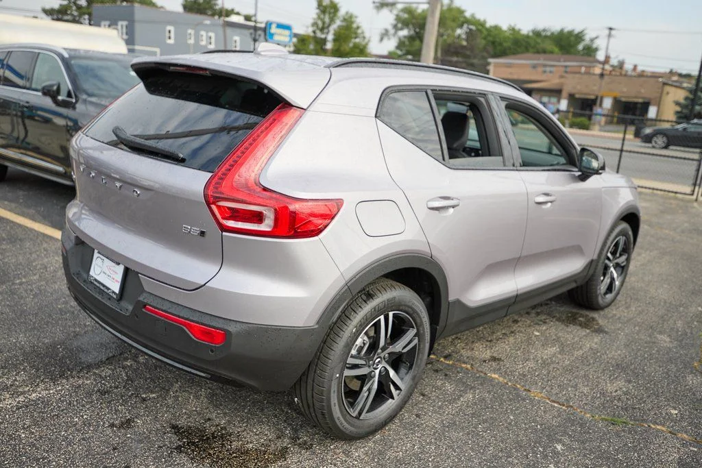 2026 Volvo XC40 Core - Photo 9