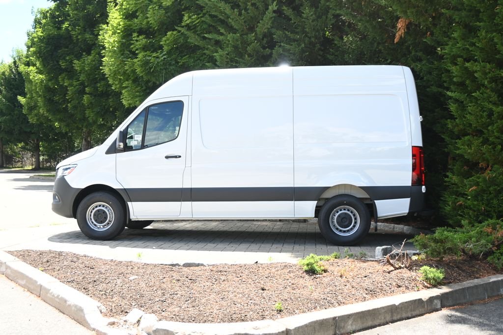 New 2026 Arctic White Mercedes-Benz Cargo 144 WB image 2