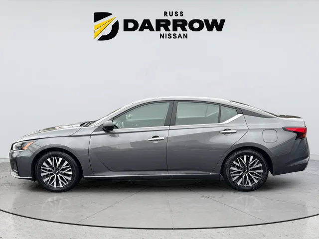 Used 2025 Gray Nissan 2.5 SV image 2