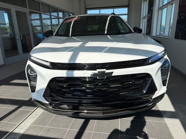 Used 2024 White Chevrolet ACTIV image 2