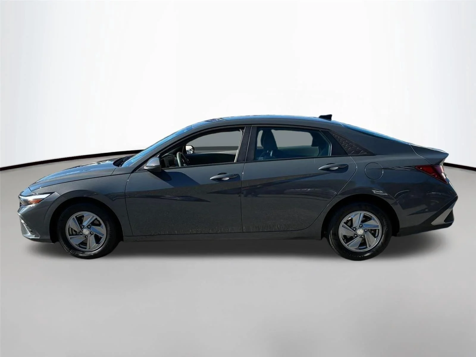 Used 2024 Ecotronic Gray Hyundai SE image 9