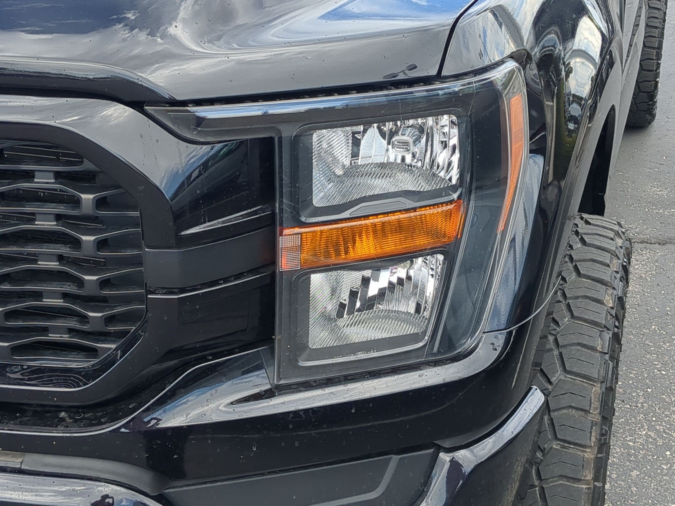 Used 2023 Agate Black Metallic Ford XL image 10
