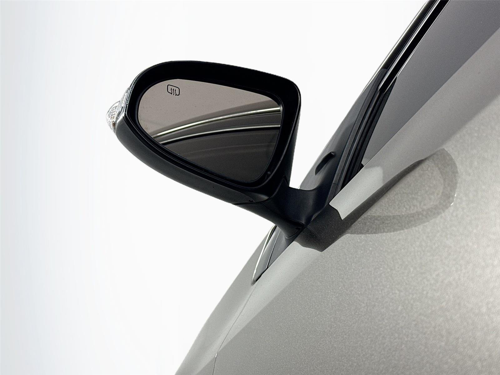Used 2017 Falcon Gray Metallic Toyota SE image 5