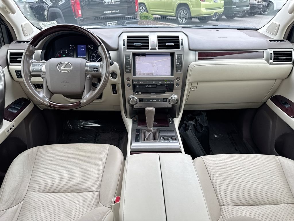 Used 2018  Lexus 460 image 24
