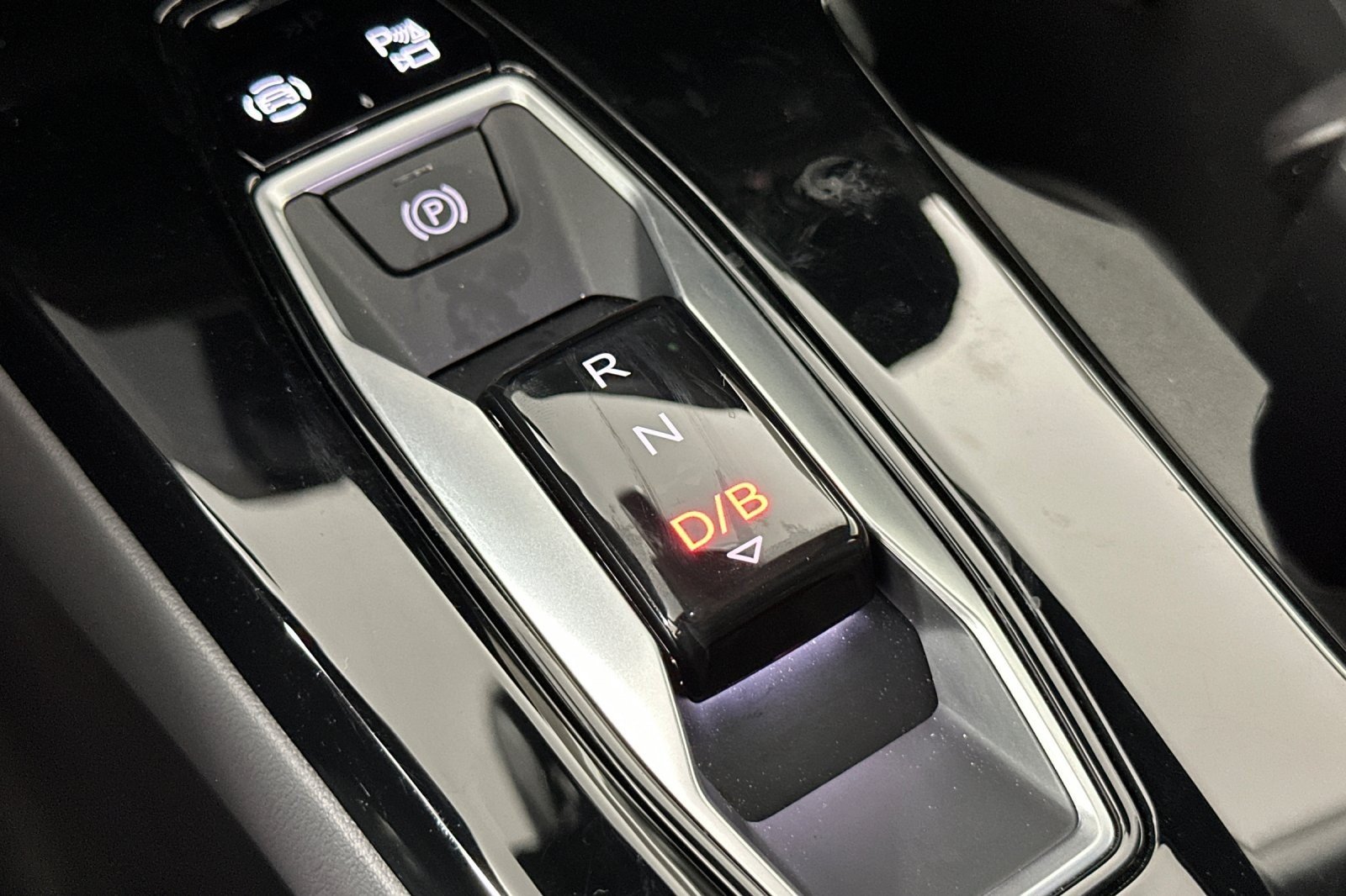 Used 2025 Magnet Gray Audi Premium quattro image 20