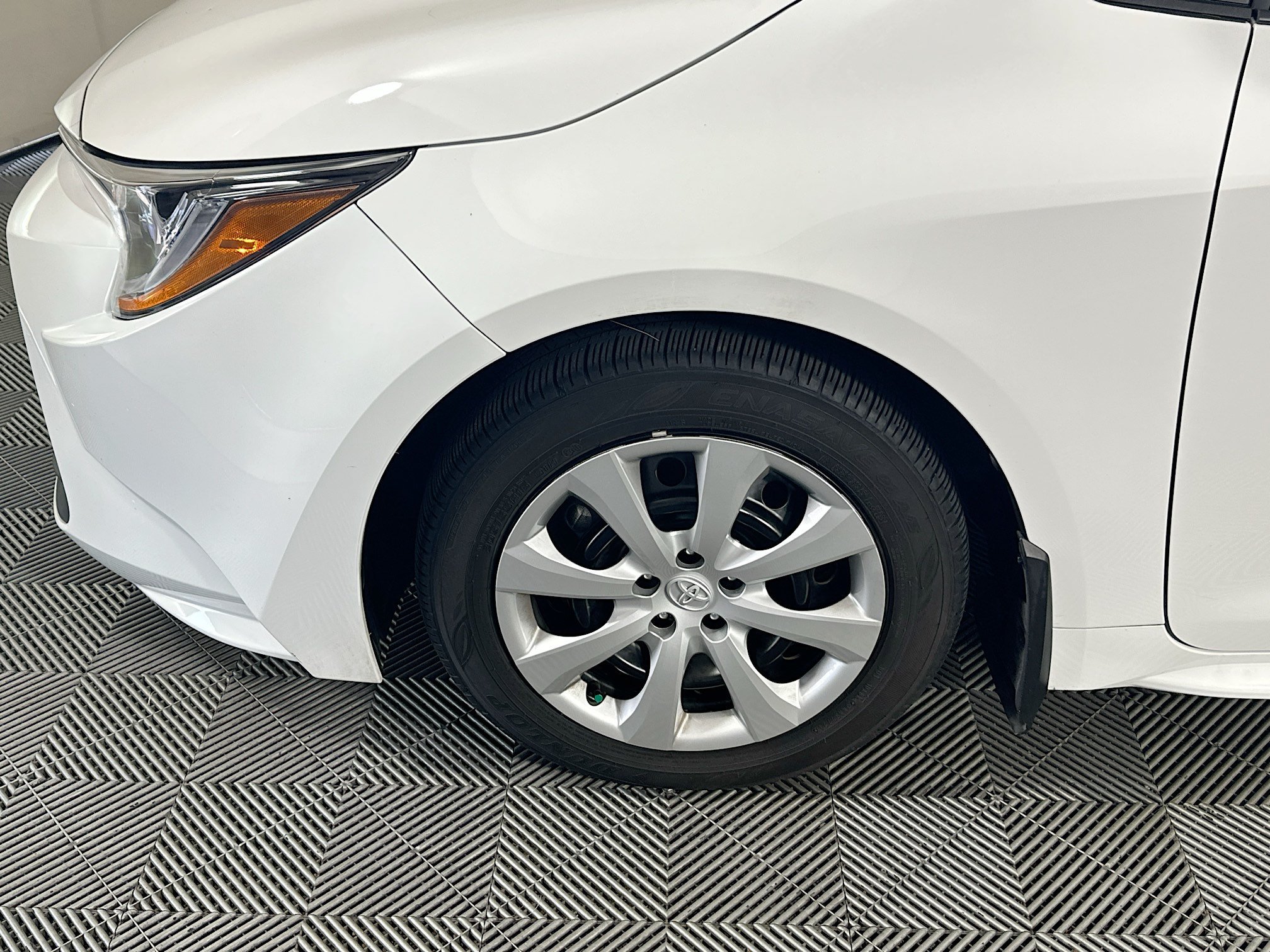 Used 2024 Ice Toyota LE image 11
