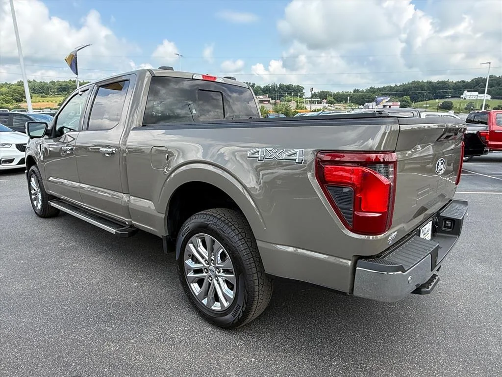 Certified Used 2025 Gray Ford XLT image 5