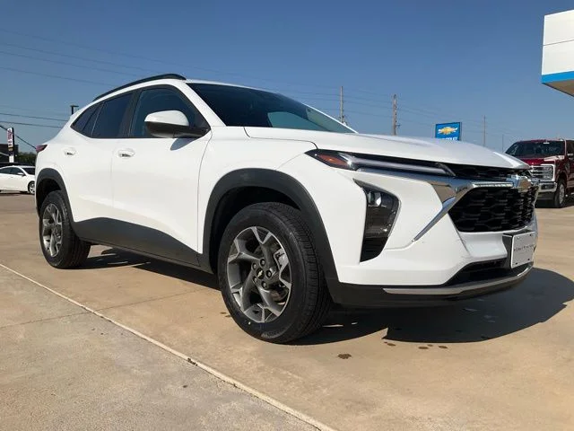 Used 2025 White Chevrolet LT image 29