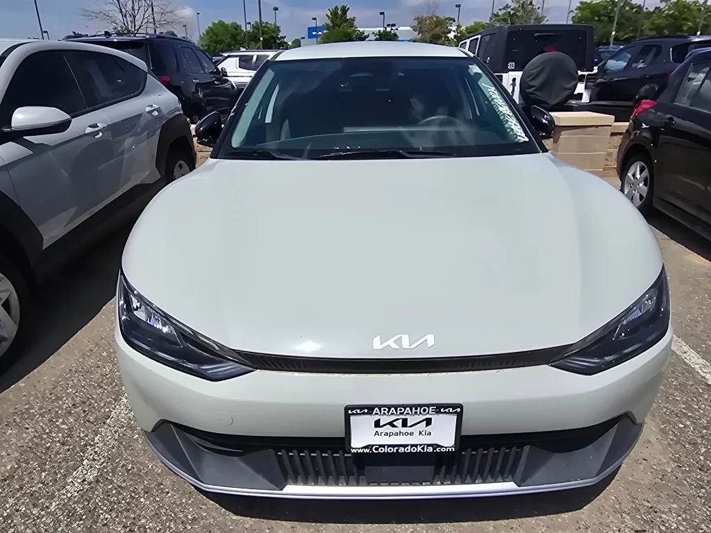 Used 2024 Glacier Kia Light Long Range image 9