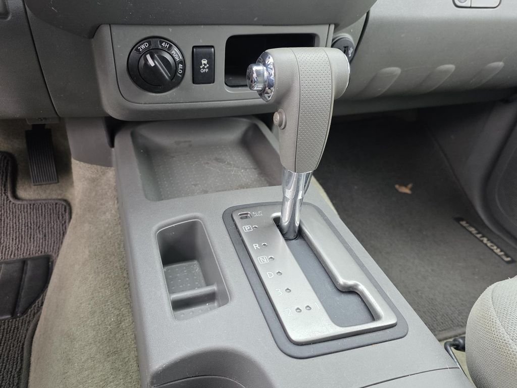 Used 2017 White Nissan SV image 14