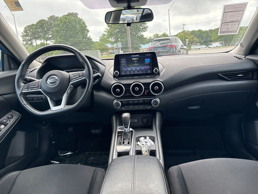 Used 2022 Blue Nissan SV image 10