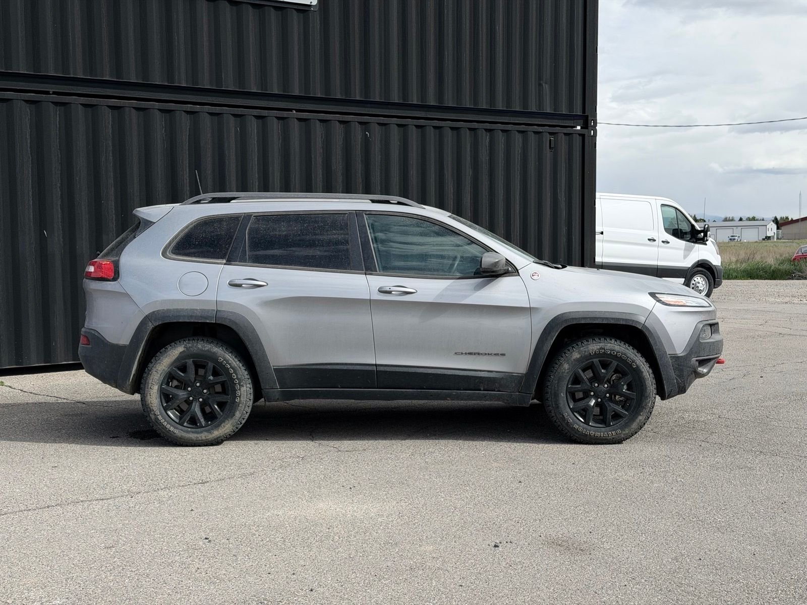 View vehicle photo 3