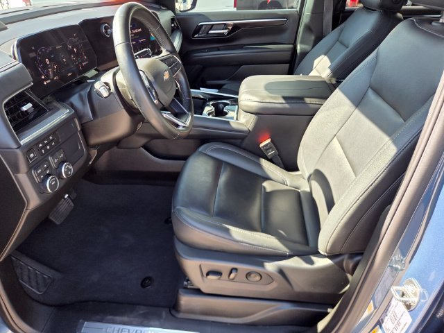 2026 Chevrolet Suburban LT - Photo 10