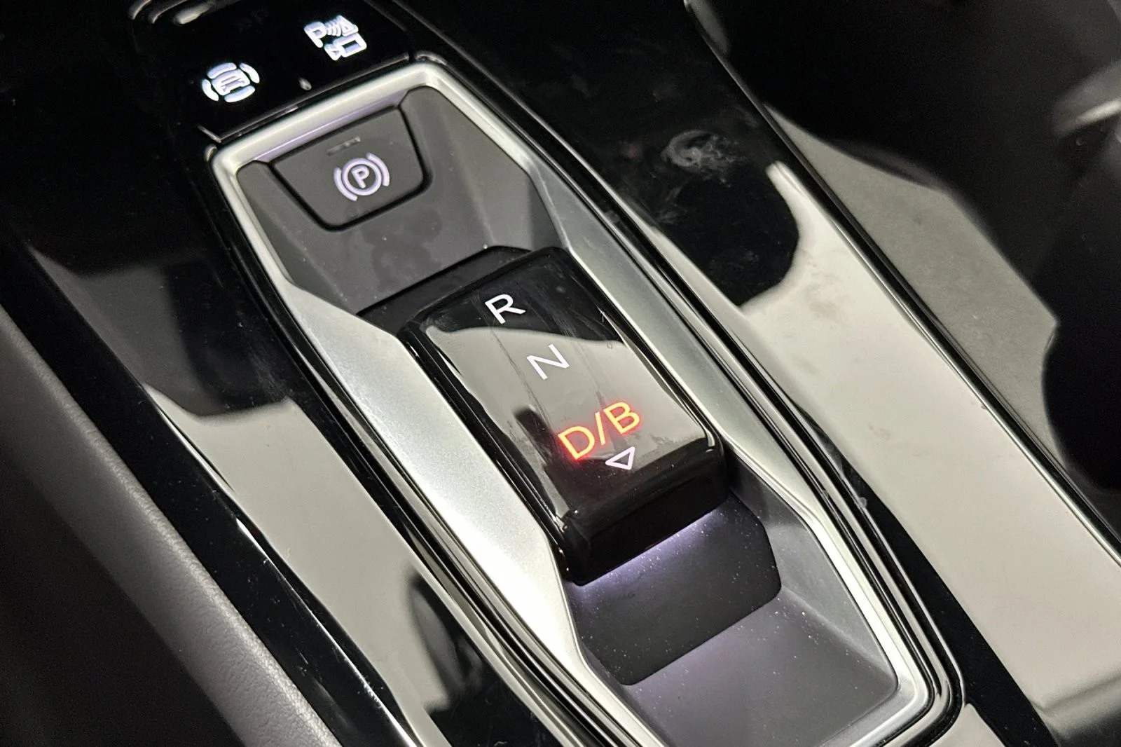Used 2025 Magnet Gray Audi Premium quattro image 20